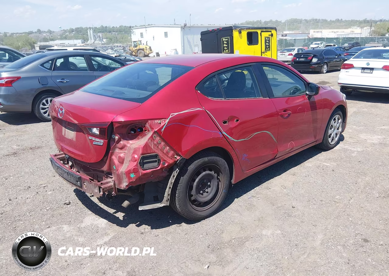 2018 Mazda Mazda3 Sport VIN:3MZBN1U74JM241286 - 4