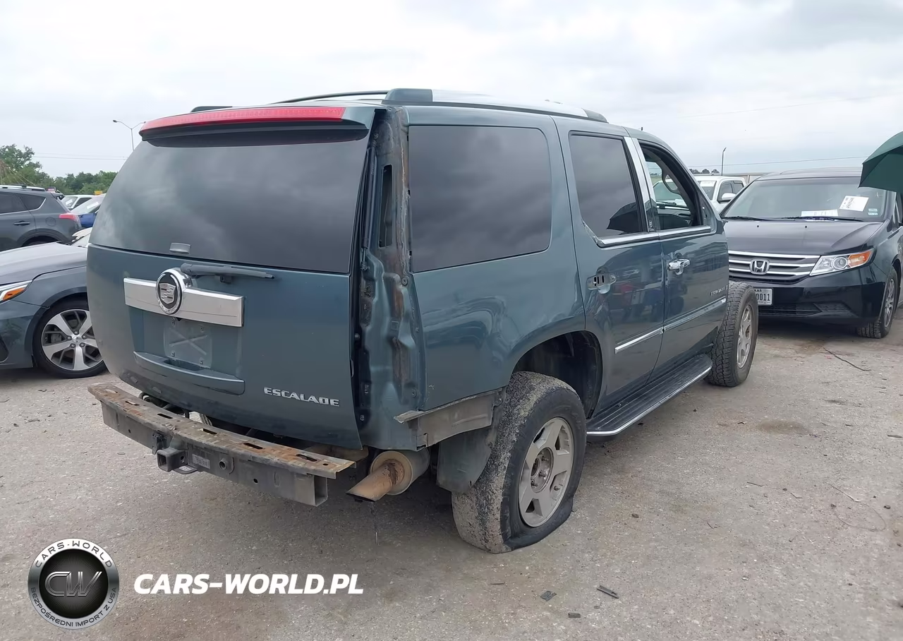 2008 Cadillac Escalade Standard VIN:1GYEC63848R170381 - 4