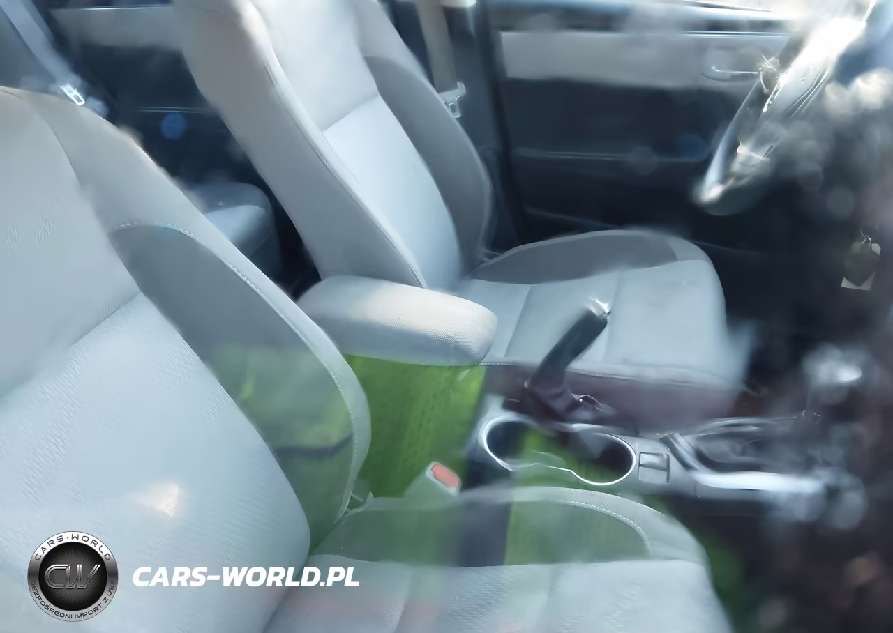 2018 Toyota Corolla Le VIN:2T1BURHE4JC050425 - 5