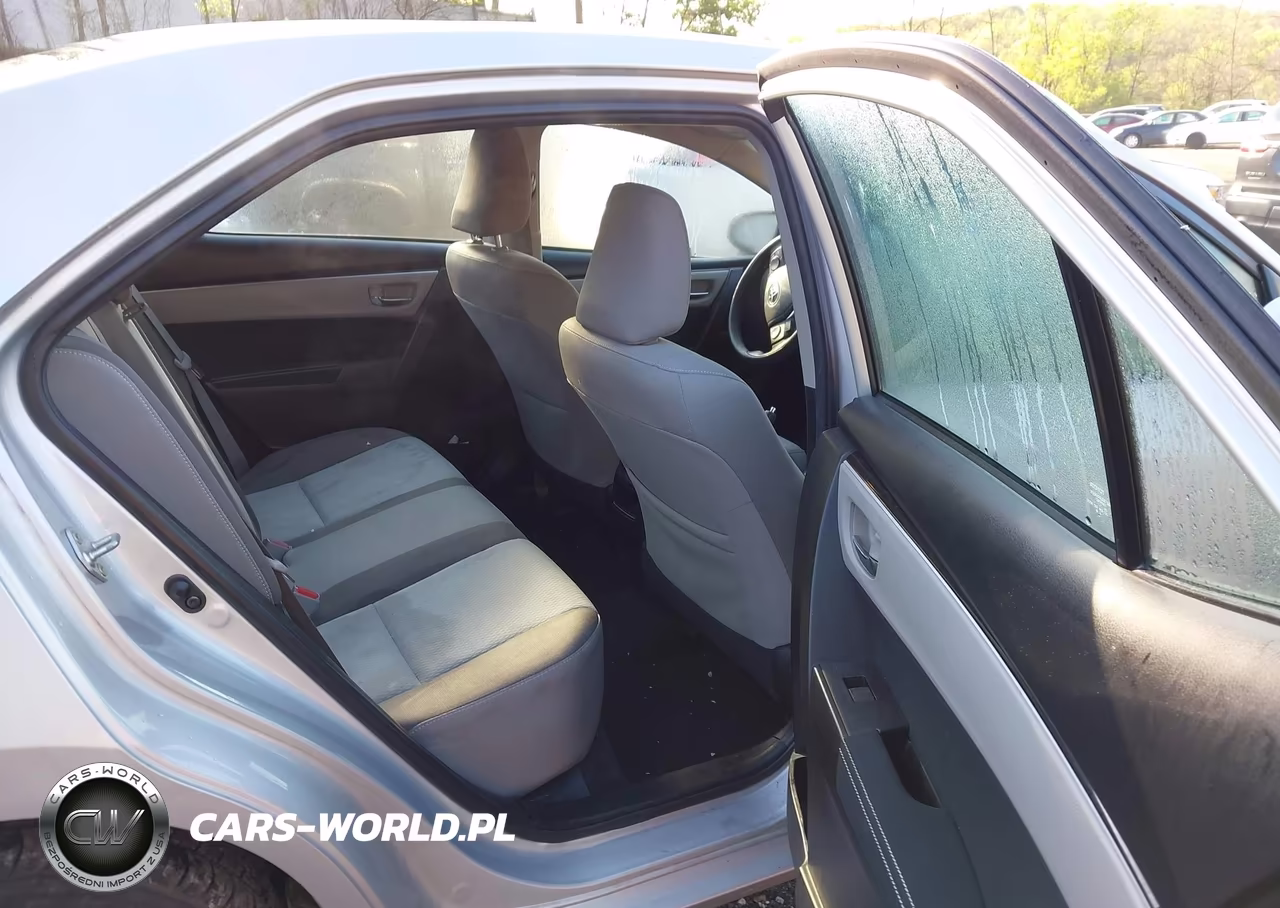 2018 Toyota Corolla Le VIN:2T1BURHE4JC050425 - 8