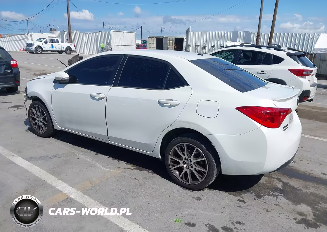 2017 Toyota Corolla Se Special Edition VIN:5YFBURHE4HP636892 - 3