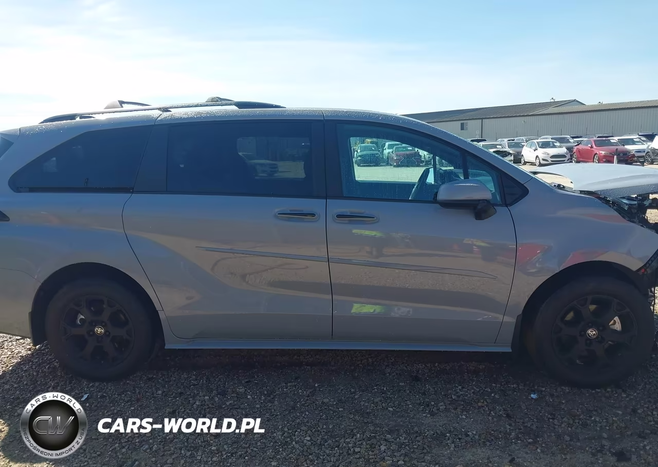 2025 Toyota Sienna Woodland Edition VIN:5TDCSKFC4SS155204 - 13