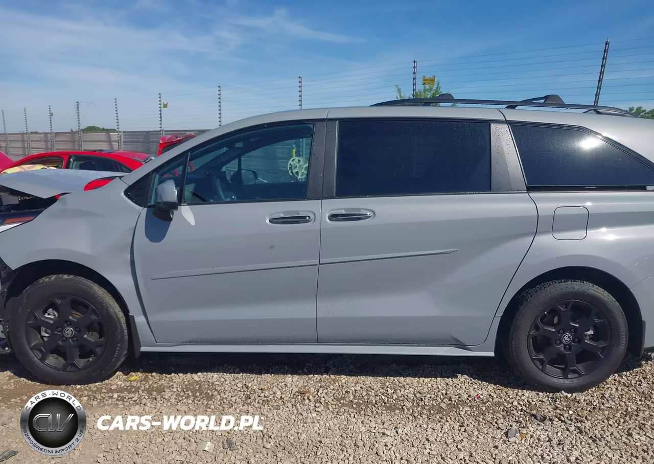 2025 Toyota Sienna Woodland Edition VIN:5TDCSKFC4SS155204 - 14