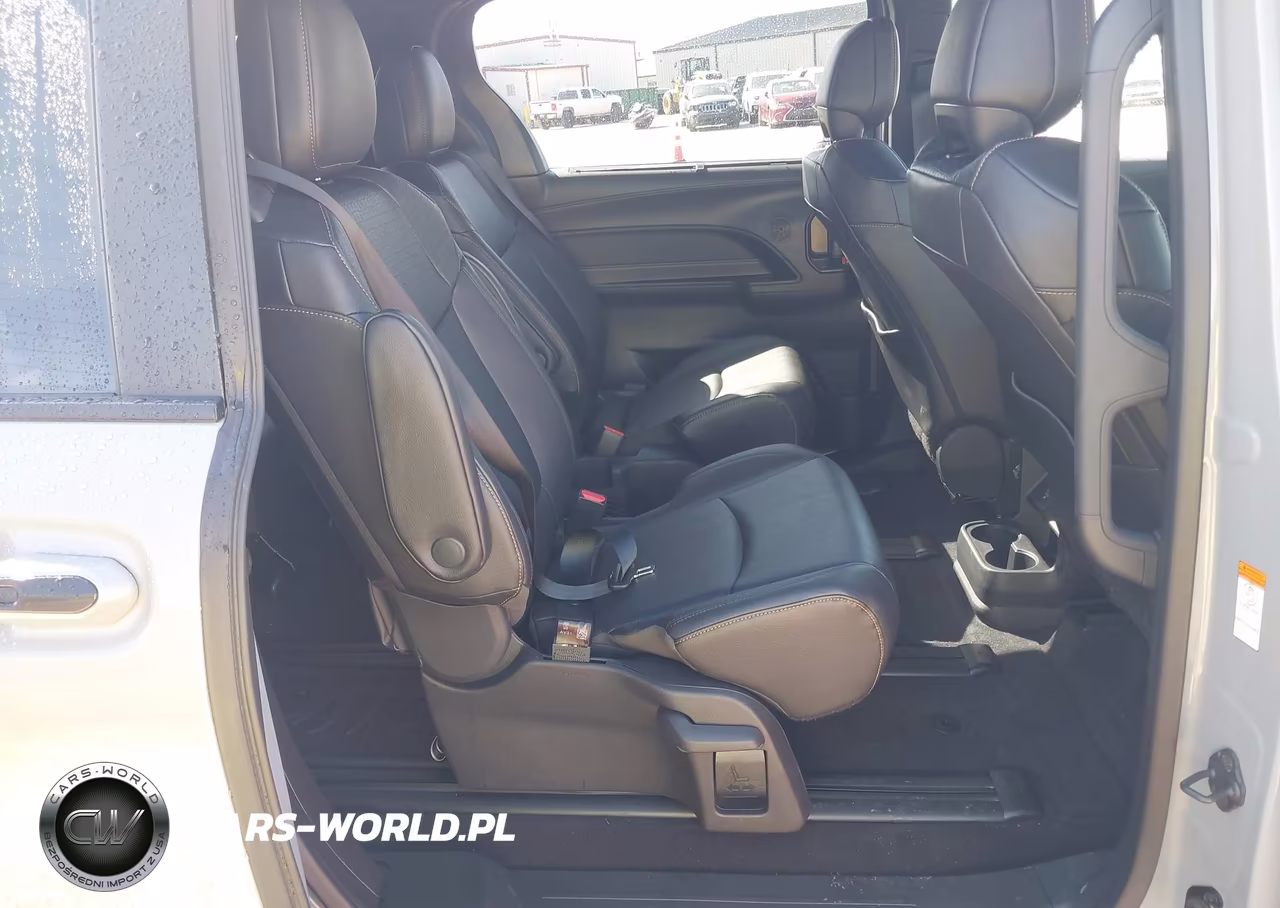 2025 Toyota Sienna Woodland Edition VIN:5TDCSKFC4SS155204 - 8