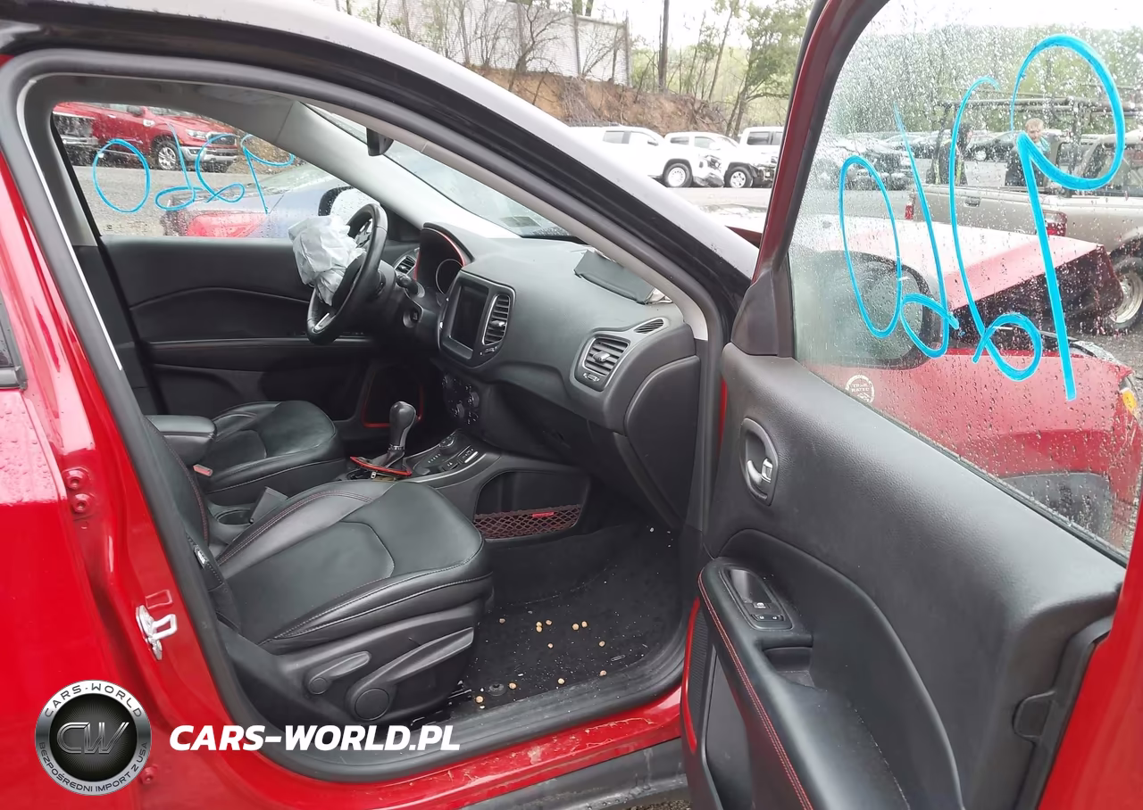 2018 Jeep Compass Trailhawk 4X4 VIN:3C4NJDDB6JT234752 - 5