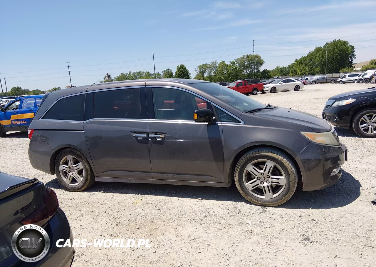 2013 Honda Odyssey Touring-Touring Elite VIN:5FNRL5H90DB035093 - 13