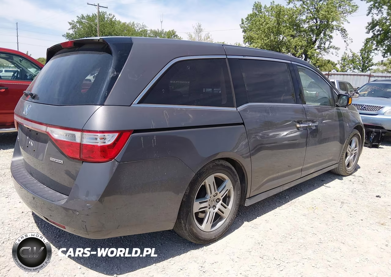 2013 Honda Odyssey Touring-Touring Elite VIN:5FNRL5H90DB035093 - 4