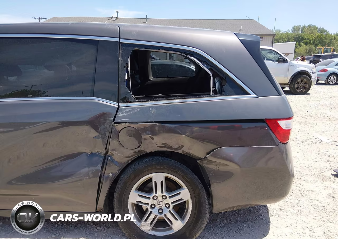 2013 Honda Odyssey Touring-Touring Elite VIN:5FNRL5H90DB035093 - 6