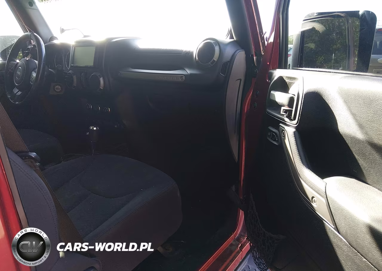 2013 Jeep Wrangler Unlimited Sport VIN:1C4BJWDG0DL508022 - 5