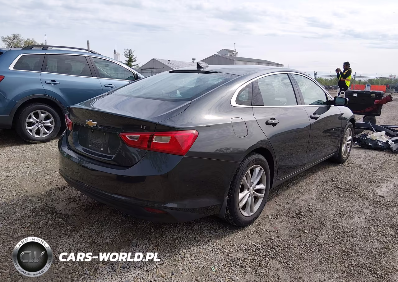 2017 Chevrolet Malibu 1Lt VIN:1G1ZE5ST0HF180465 - 4