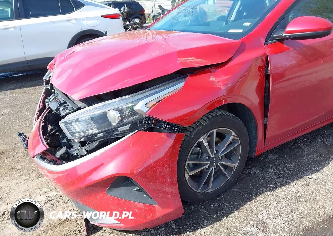 2023 Kia Forte Lxs VIN:3KPF24AD3PE570833 - 6