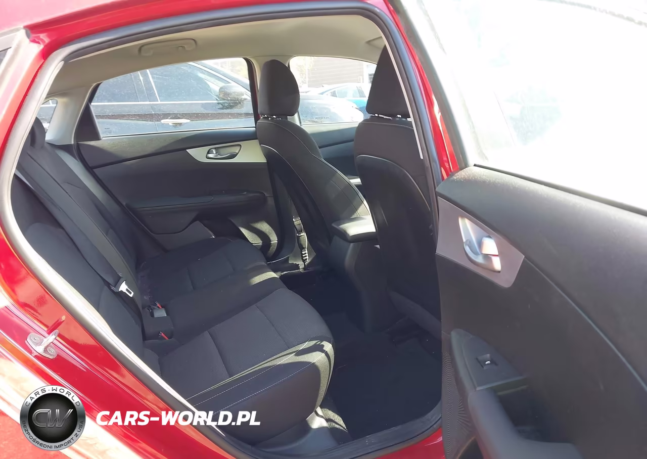 2023 Kia Forte Lxs VIN:3KPF24AD3PE570833 - 8