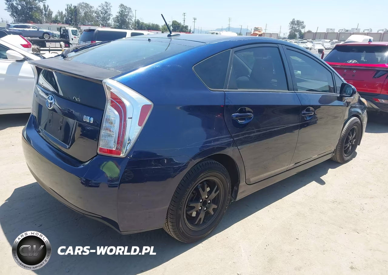 2012 Toyota Prius Three VIN:JTDKN3DU9C1487920 - 4