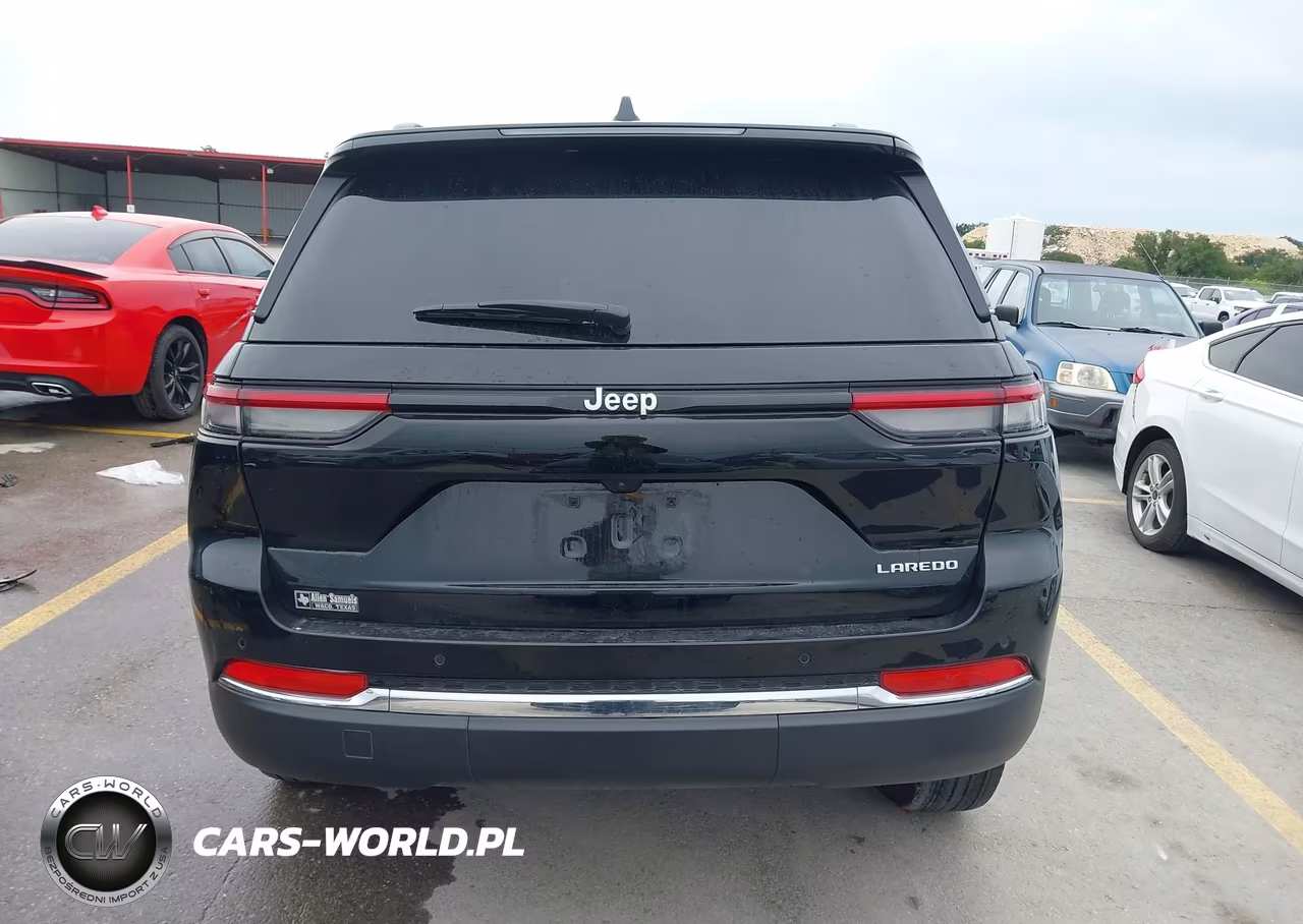2025 Jeep Grand Cherokee Laredo 4X2 VIN:1C4RJGAG1SC308949 - 16