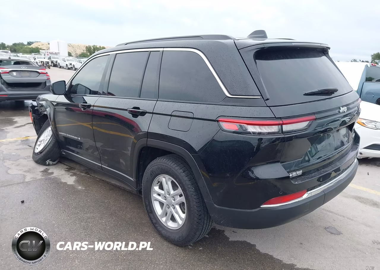 2025 Jeep Grand Cherokee Laredo 4X2 VIN:1C4RJGAG1SC308949 - 3