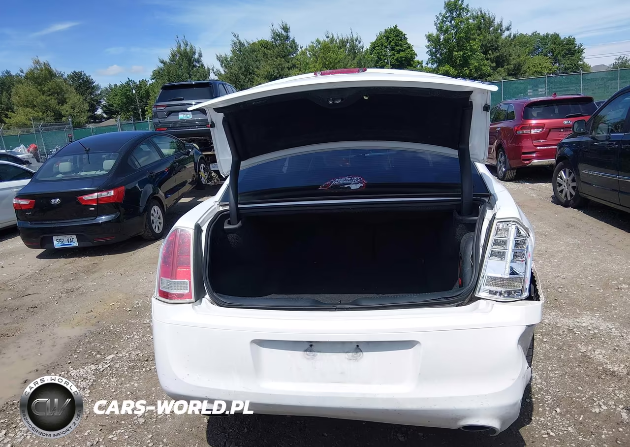 2014 Chrysler 300 300S VIN:2C3CCABG6EH144325 - 17