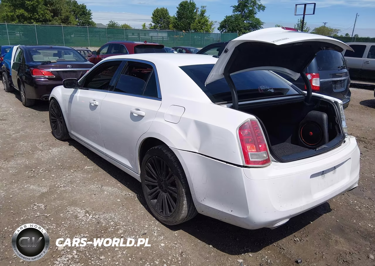 2014 Chrysler 300 300S VIN:2C3CCABG6EH144325 - 3