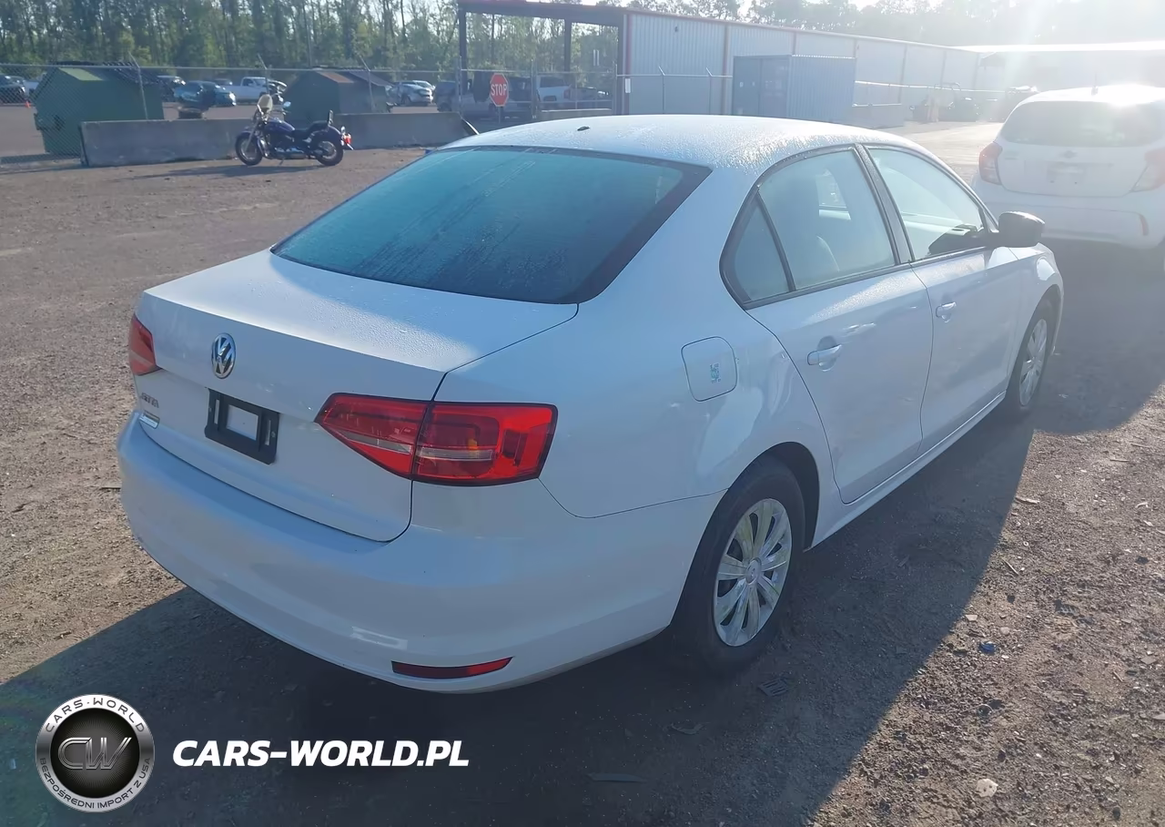 2015 Volkswagen Jetta 2.0L S VIN:3VW2K7AJXFM331982 - 4