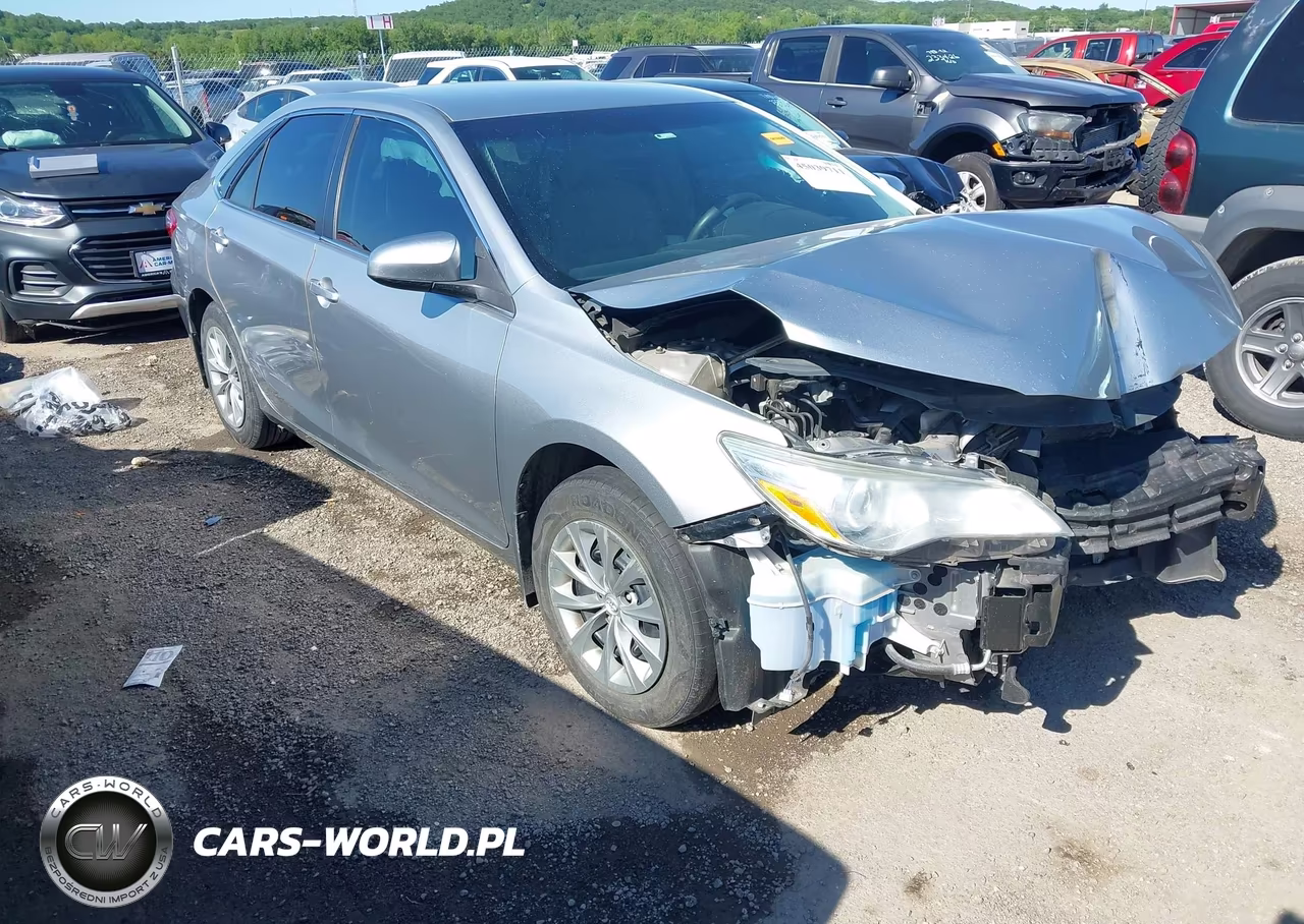 2016 Toyota Camry Le – zdjęcie 1 z 17