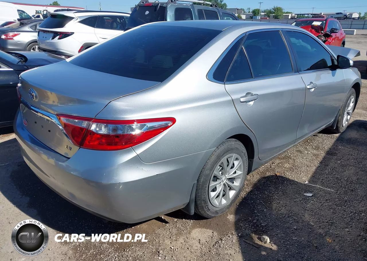 2016 Toyota Camry Le VIN:4T1BF1FK4GU151864 - 4