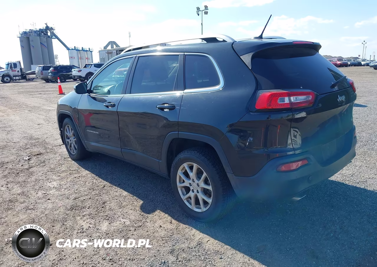 2014 Jeep Cherokee Latitude VIN:1C4PJLCS0EW103319 - 3