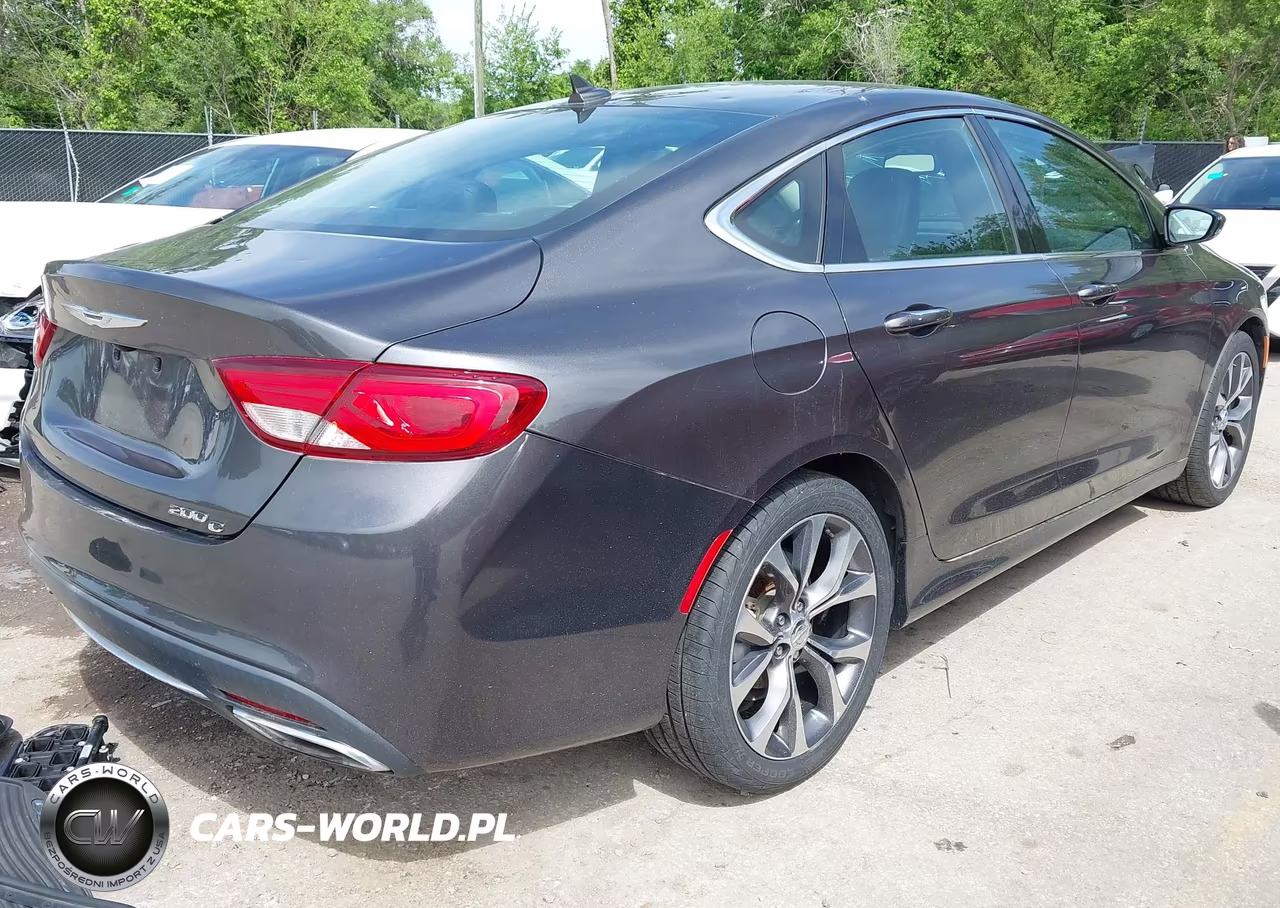 2015 Chrysler 200 C VIN:1C3CCCCG9FN673089 - 4