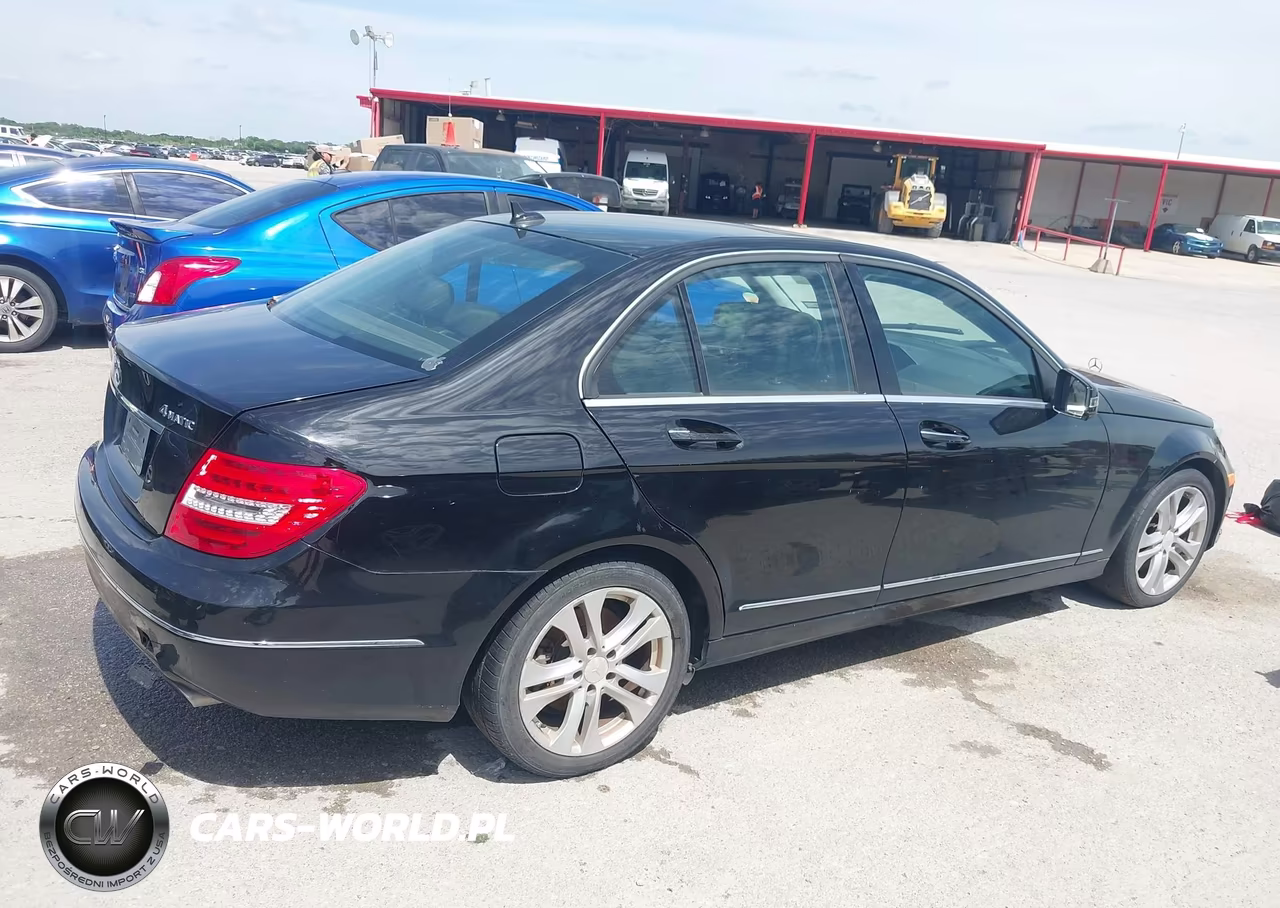 2013 Mercedes-Benz C 300 Luxury 4Matic-Sport 4Matic VIN:WDDGF8AB3DA815021 - 13