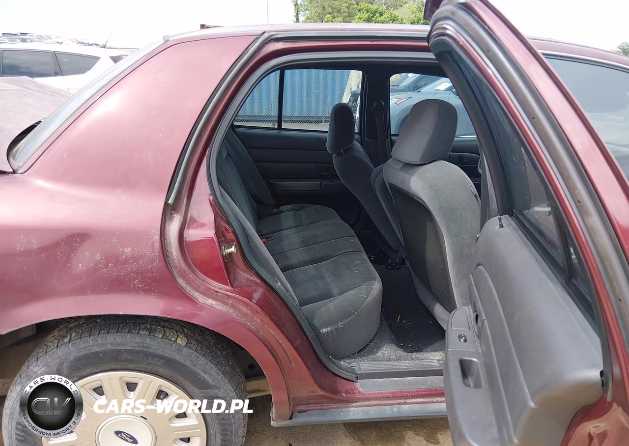 2005 Ford Crown Victoria Police VIN:2FAHP71W75X128650 - 8