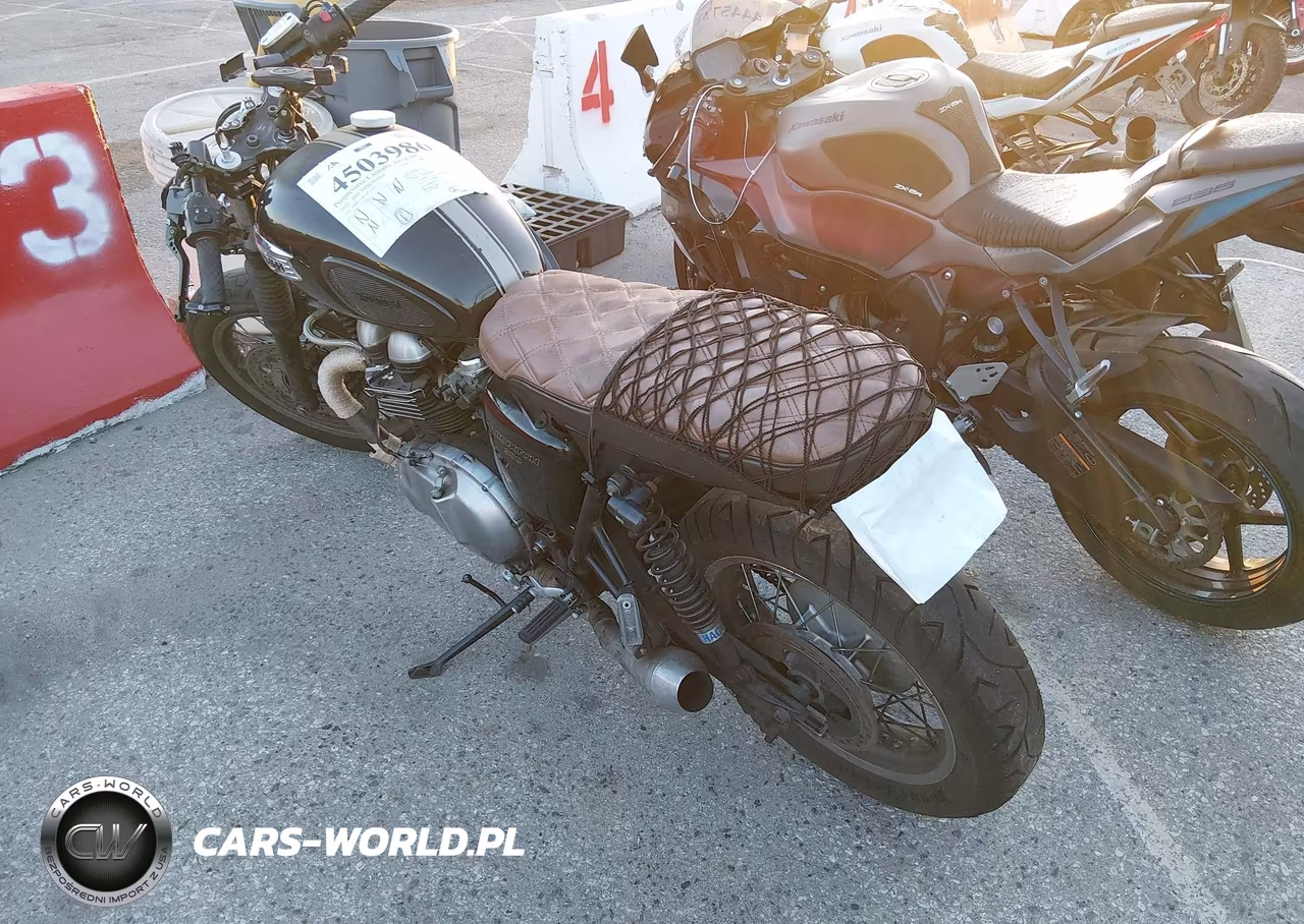 2012 Triumph Motorcycle Thruxton VIN:SMT920K14CT543573 - 3