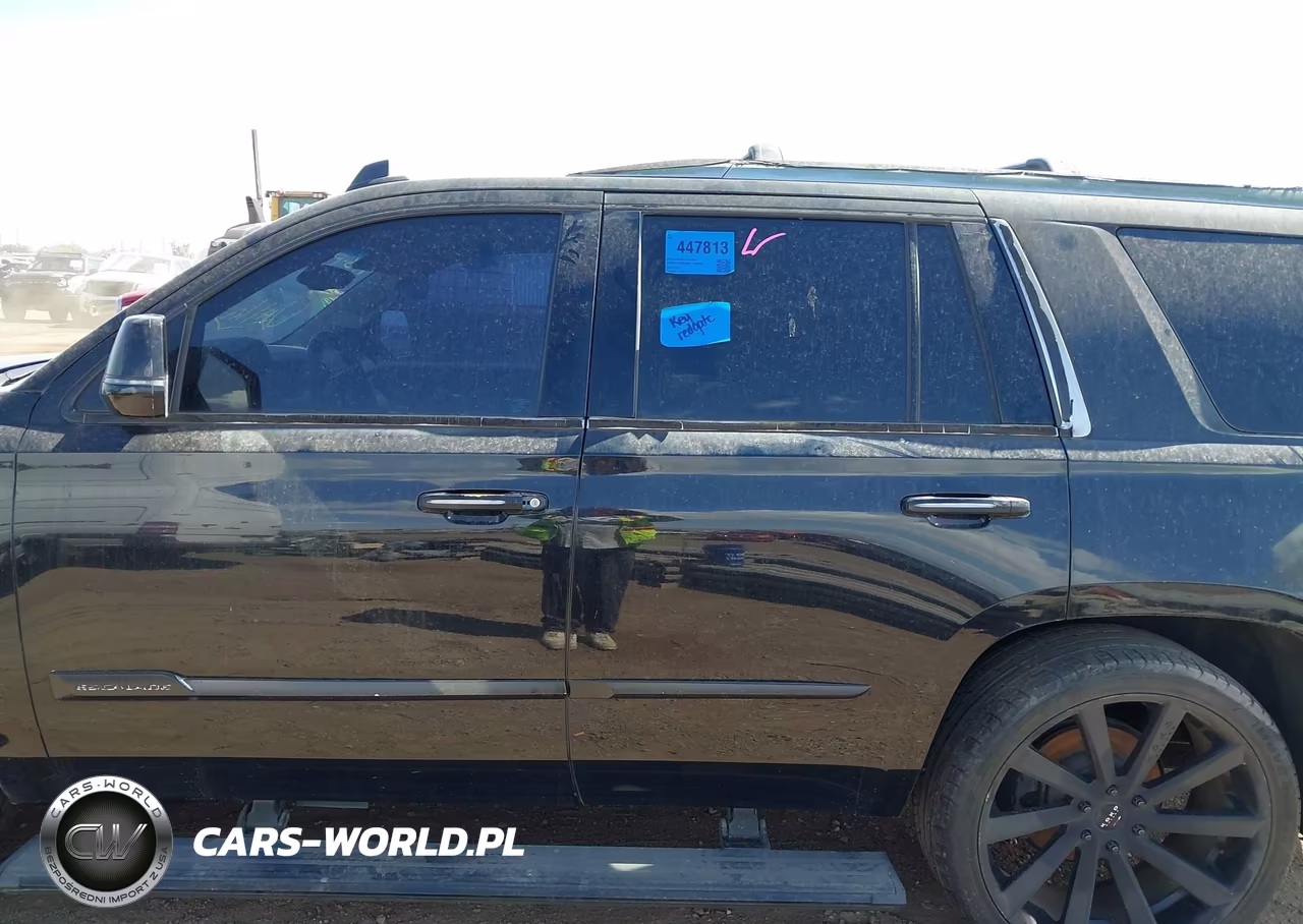 2015 Cadillac Escalade Platinum VIN:1GYS4PKJ2FR558409 - 14