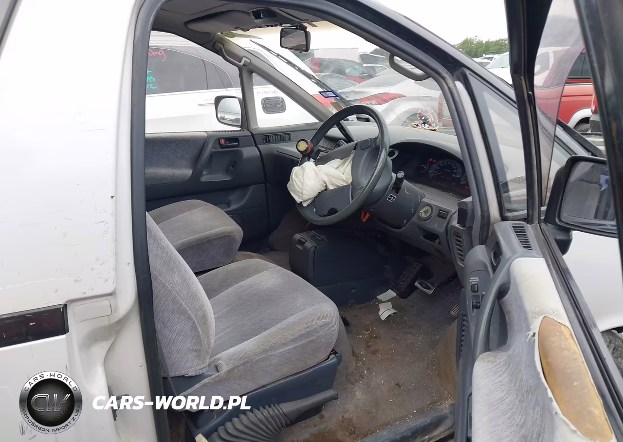 1996 Toyota Van VIN:TCR110120477 - 5