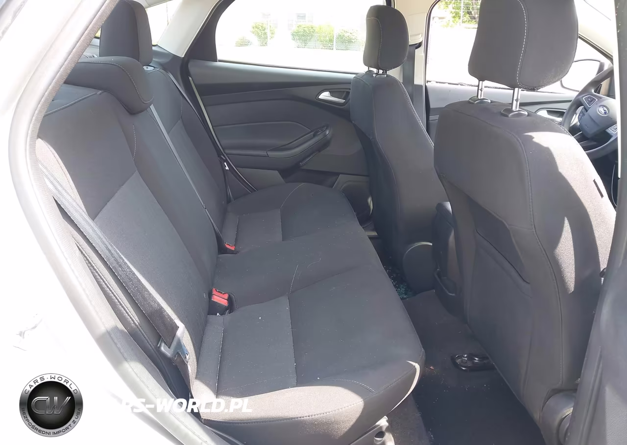 2018 Ford Focus Se VIN:1FADP3F25JL235183 - 8