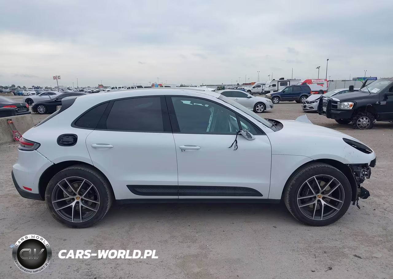 2024 Porsche Macan T VIN:WP1AA2A50RLB13383 - 14