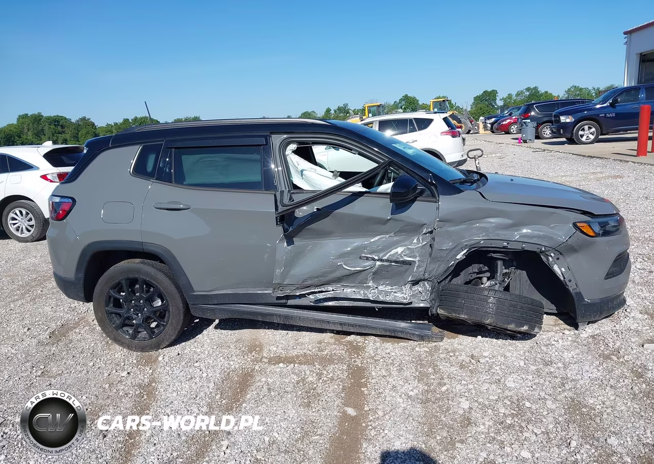 2024 Jeep Compass Latitude 4X4 VIN:3C4NJDBN0RT599890 - 14