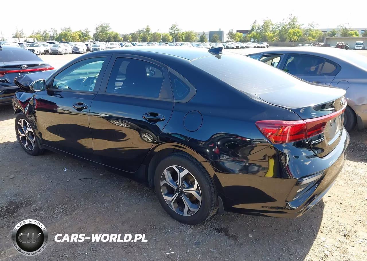 2021 Kia Forte Lxs VIN:3KPF24AD3ME335327 - 3