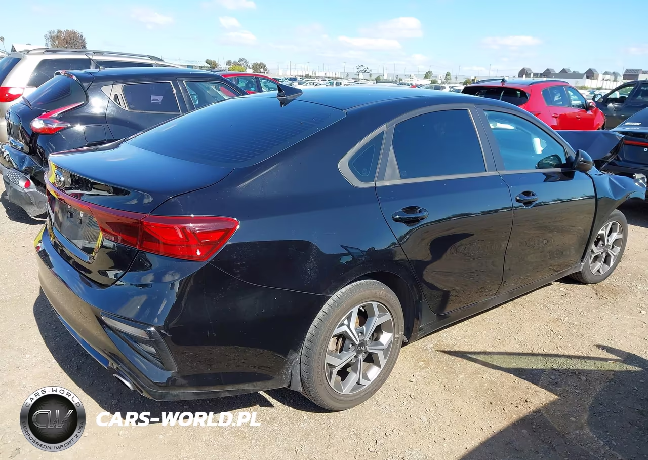 2021 Kia Forte Lxs VIN:3KPF24AD3ME335327 - 4