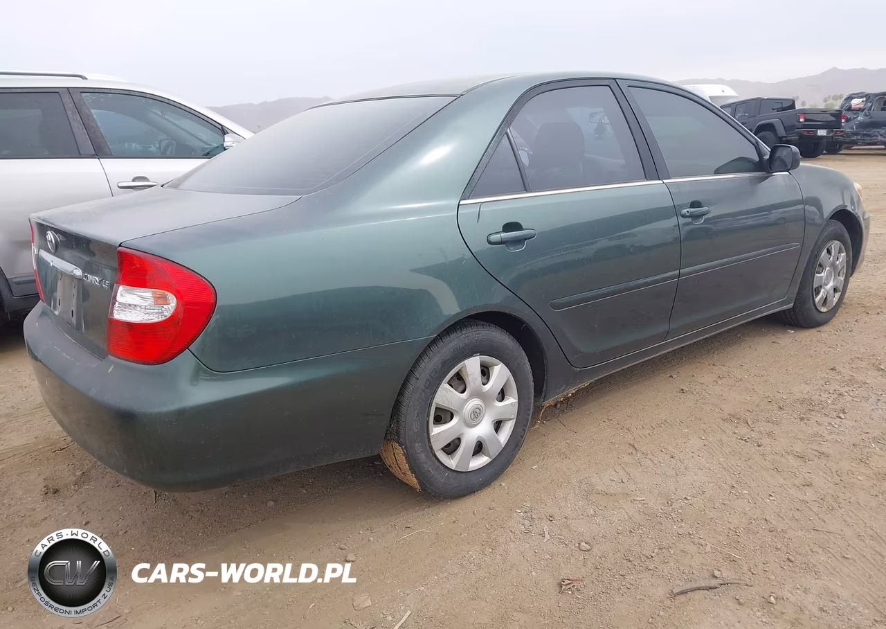 2003 Toyota Camry Le VIN:JTDBE32KX30161955 - 4