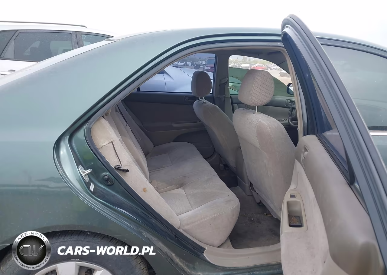 2003 Toyota Camry Le VIN:JTDBE32KX30161955 - 8