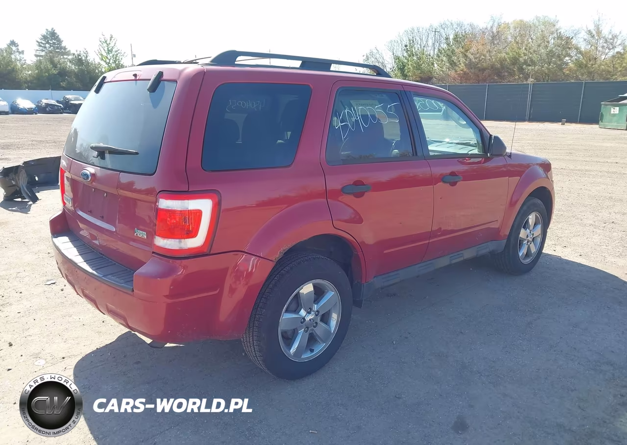 2010 Ford Escape Xlt VIN:1FMCU0DG4AKD25146 - 4