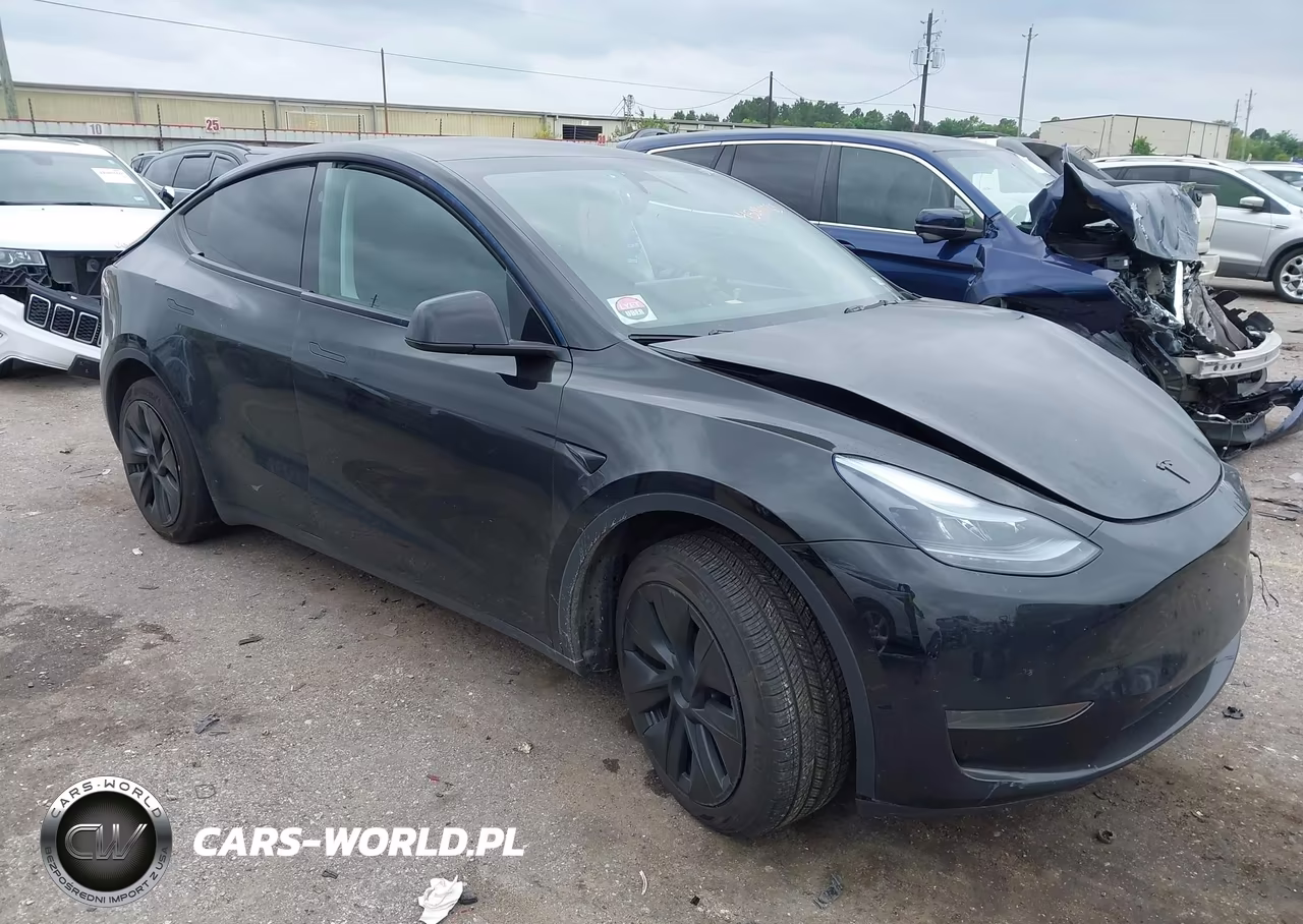 2024 Tesla Model Y – zdjęcie 1 z 16