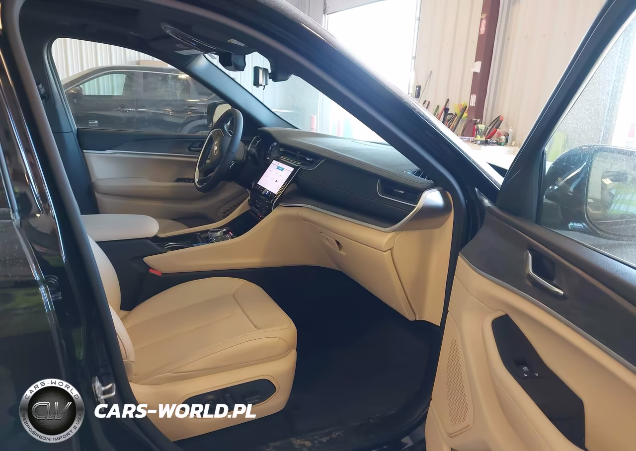 2025 Jeep Grand Cherokee L Limited 4X4 VIN:1C4RJKBG9S8709699 - 5