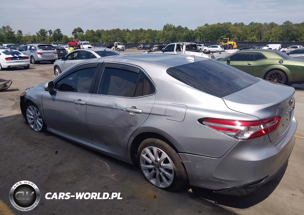 2019 Toyota Camry Le VIN:4T1B11HK5KU693589 - 3