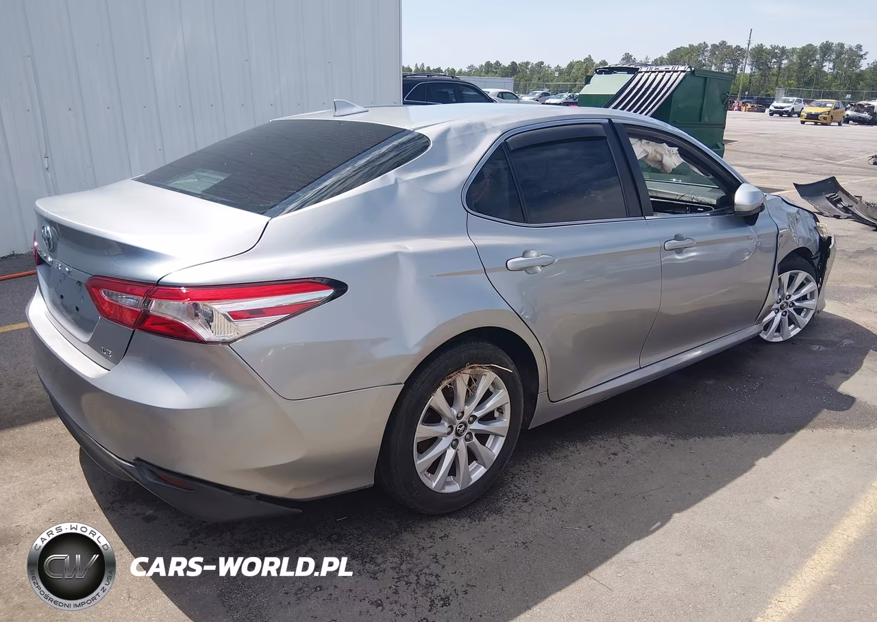 2019 Toyota Camry Le VIN:4T1B11HK5KU693589 - 4