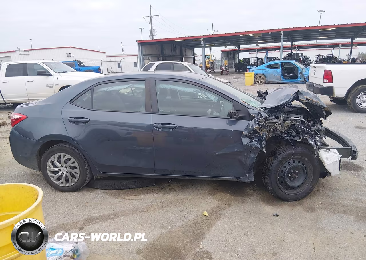 2017 Toyota Corolla Le VIN:5YFBURHE2HP736070 - 14