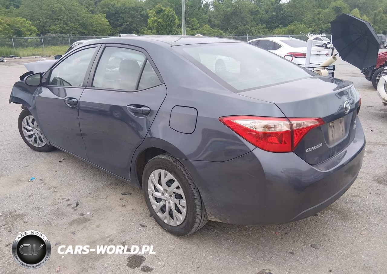 2017 Toyota Corolla Le VIN:5YFBURHE2HP736070 - 3