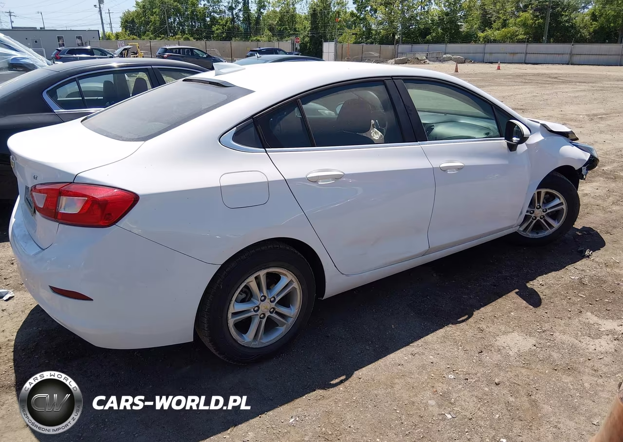 2018 Chevrolet Cruze Lt Auto VIN:1G1BE5SM4J7168264 - 4