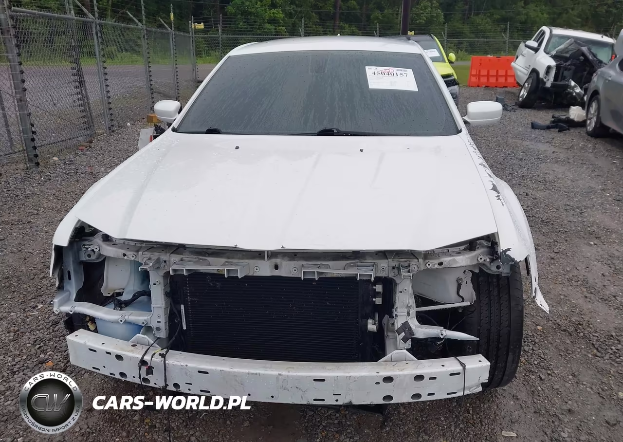 2019 Chrysler 300 300S VIN:2C3CCABG4KH635018 - 13