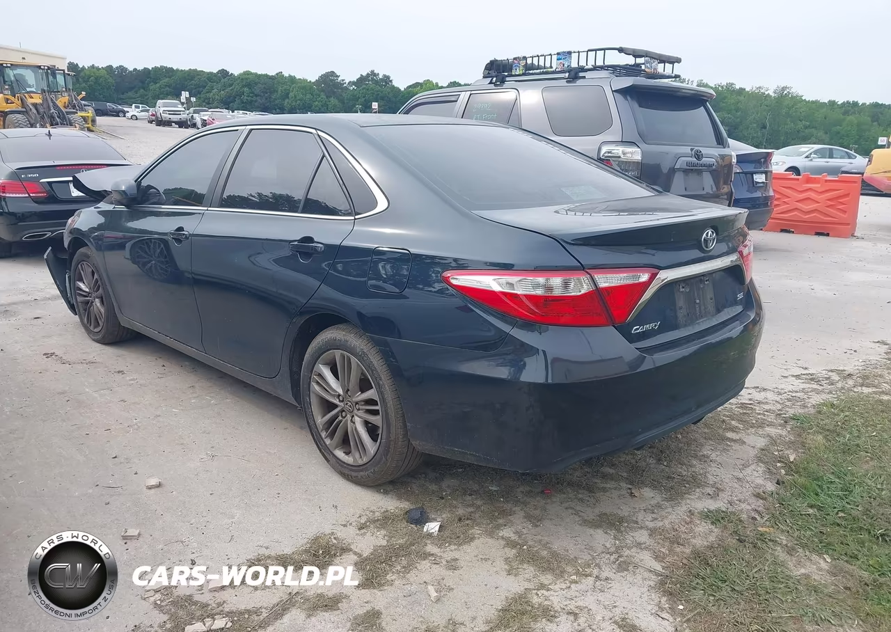 2016 Toyota Camry Se VIN:4T1BF1FK3GU125546 - 3