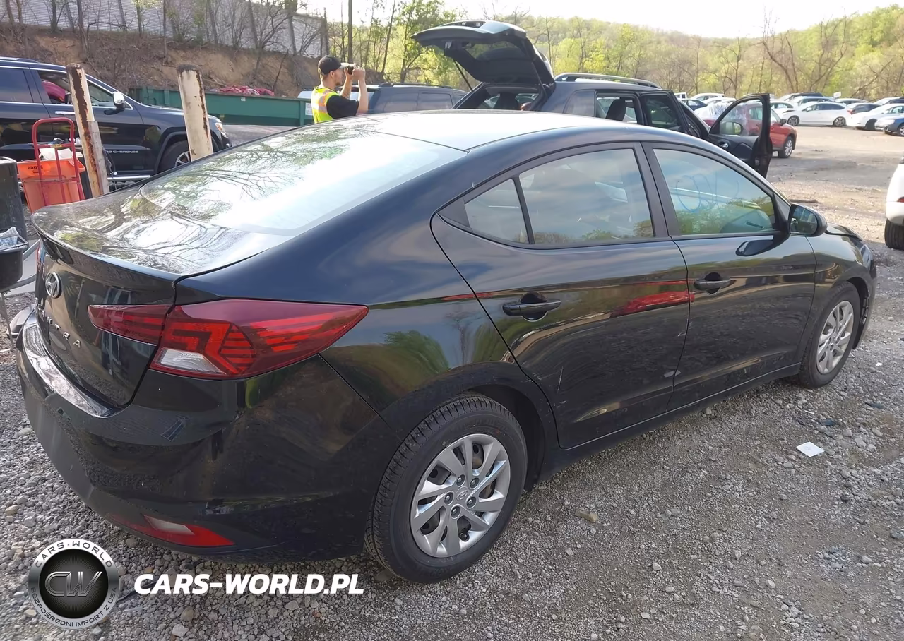 2019 Hyundai Elantra Se VIN:KMHD74LF3KU844318 - 4