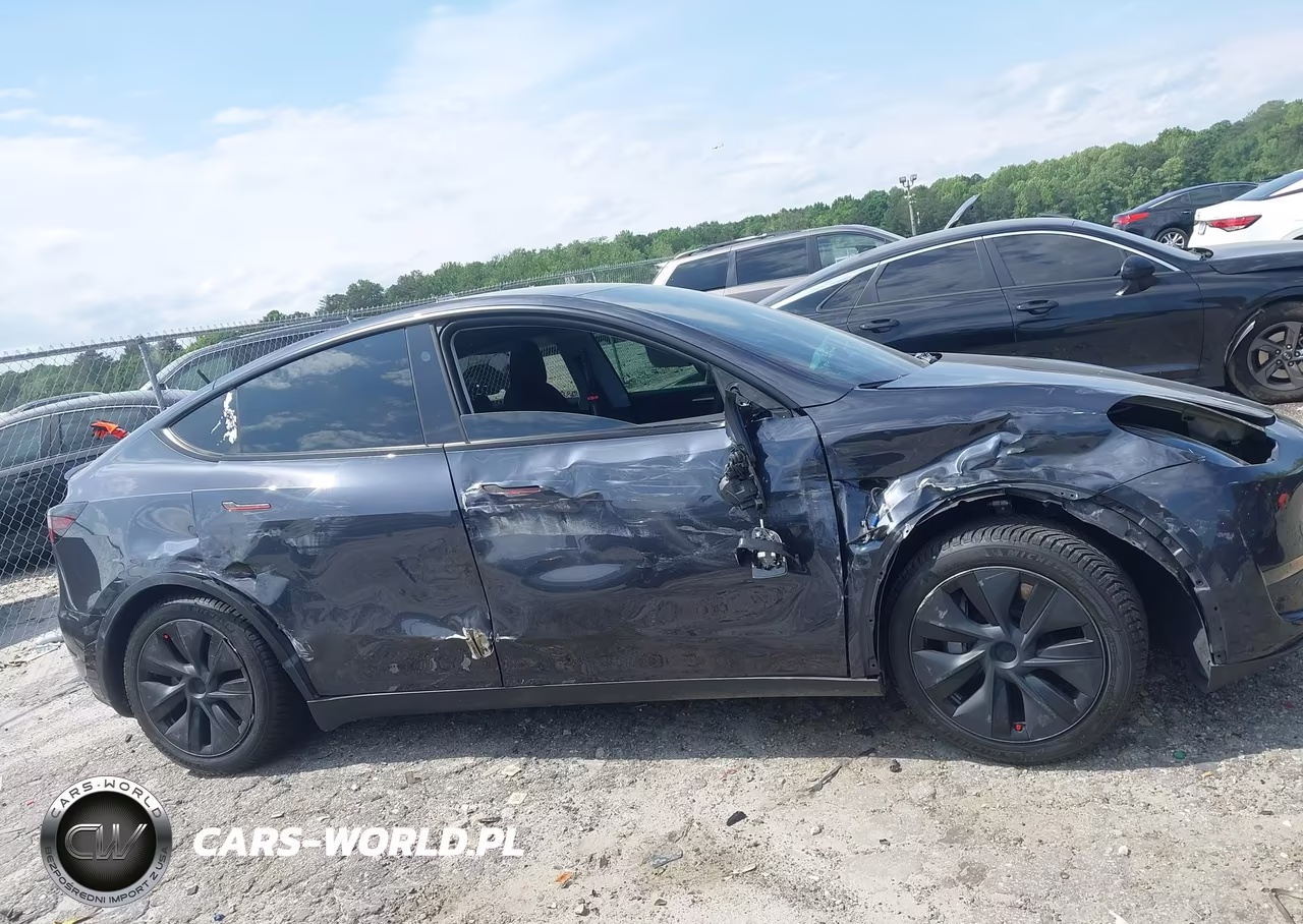2024 Tesla Model Y Long Range Single Motor Rear-Wheel Drive-Rwd VIN:7SAYGDED3RA303984 - 13
